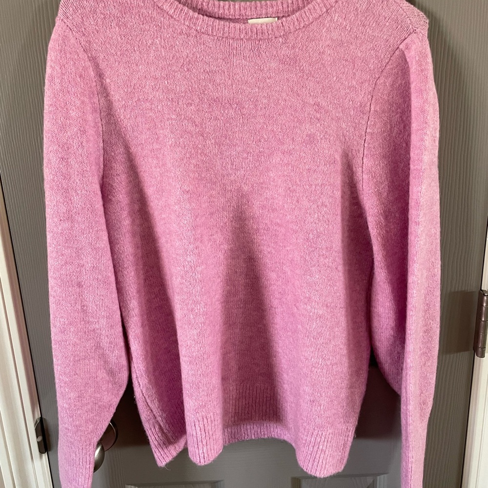 Soft Pink Crew Neck Sweater with Ribbed Details
